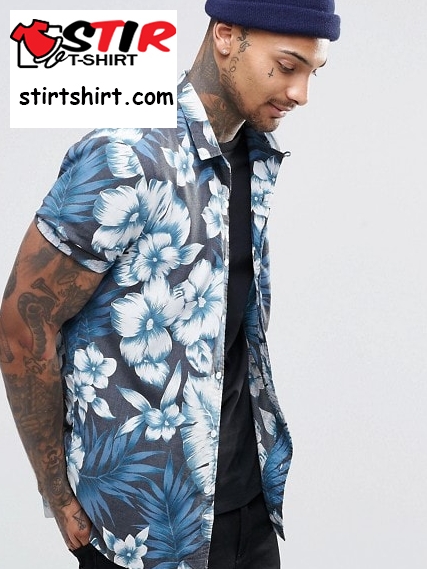 How To Wear A Hawaiian Print Shirt (And Look Cool)  What To Wear Under A 