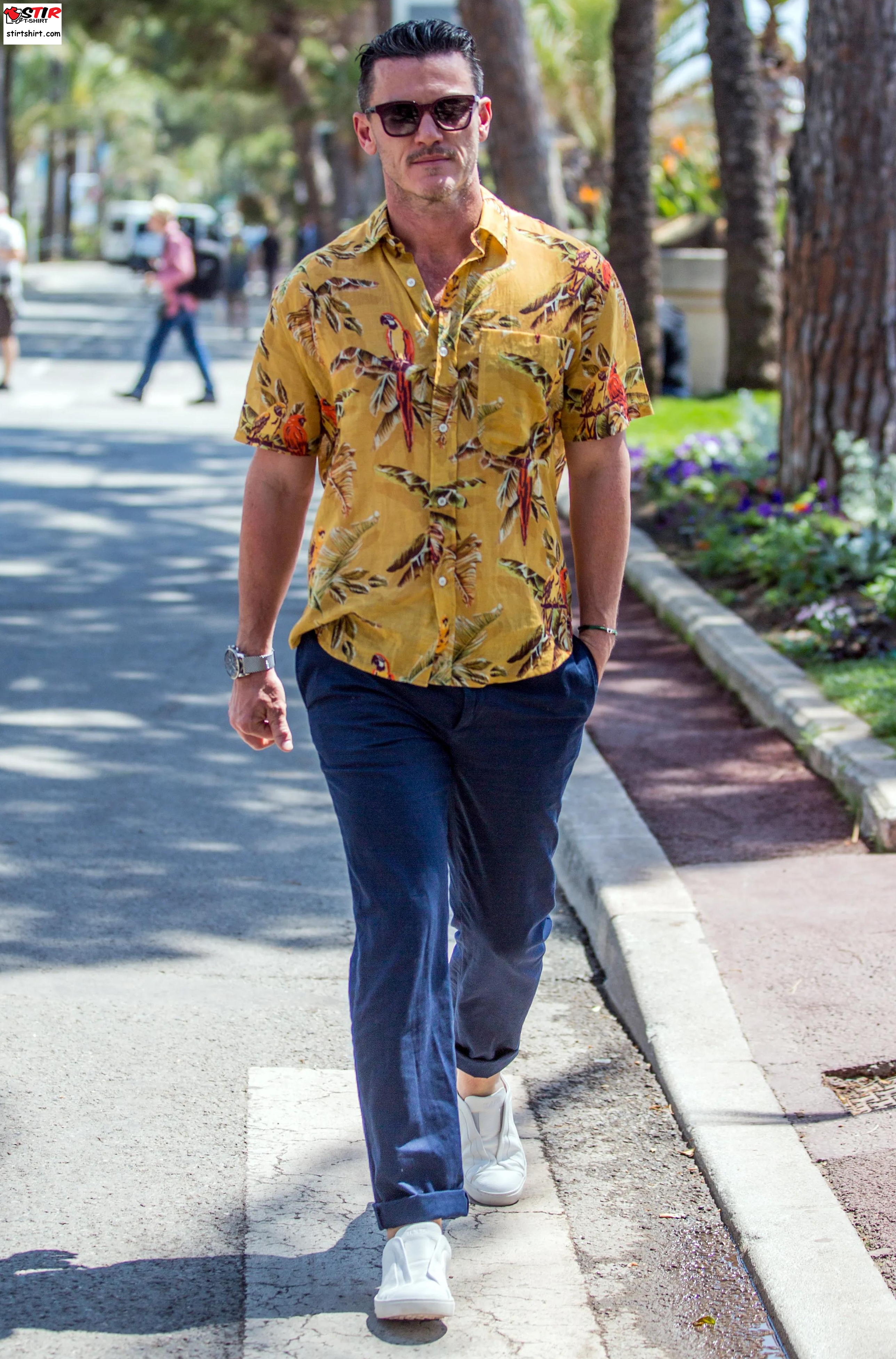 How To Wear A Hawaiian Print Shirt This Summer  What To Wear Under A 